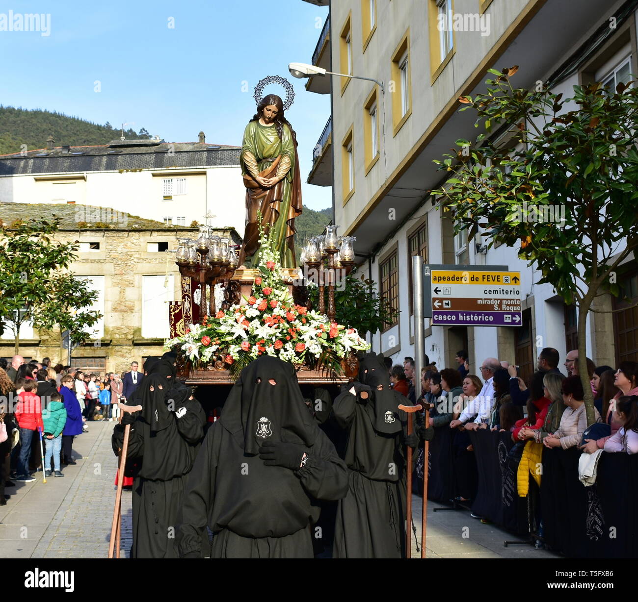 Procesión religiosa tradicional
